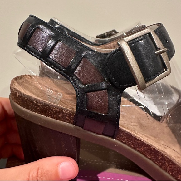 Dansko Debbie full grain sandals - Picture 4 of 11